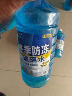 大格局汽车玻璃水：冬季防冻，四季通用，强力去污