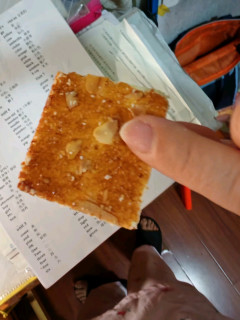 好吃点香脆核桃饼：办公室里的美味伴侣