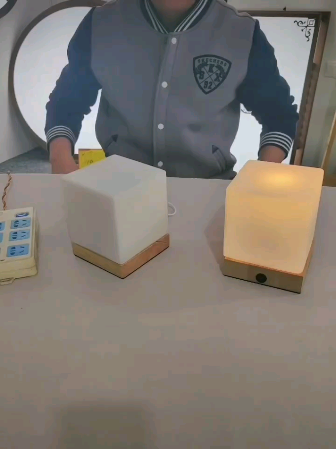 吊灯