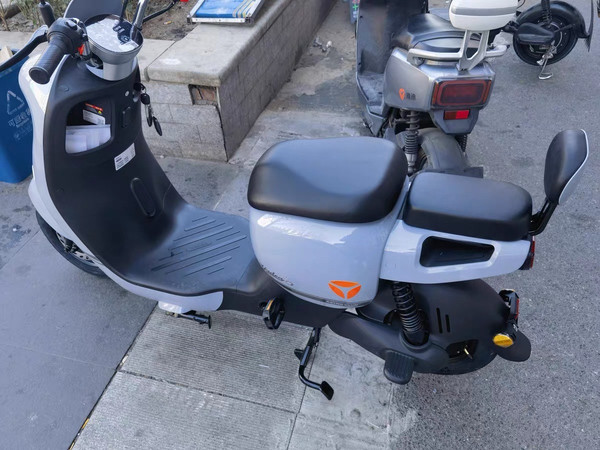 雅迪M20电动自行车：都市出行的时尚之选