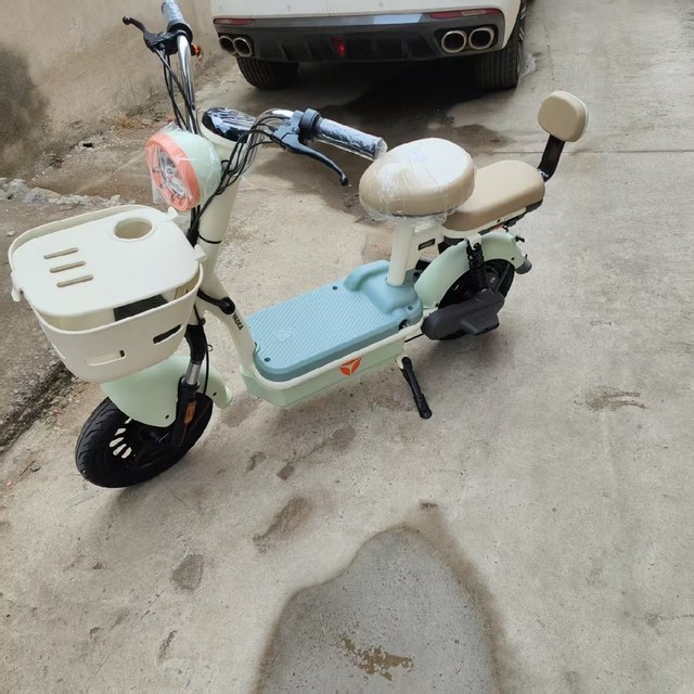 雅迪电动自行车，就是这么可爱，又好骑。