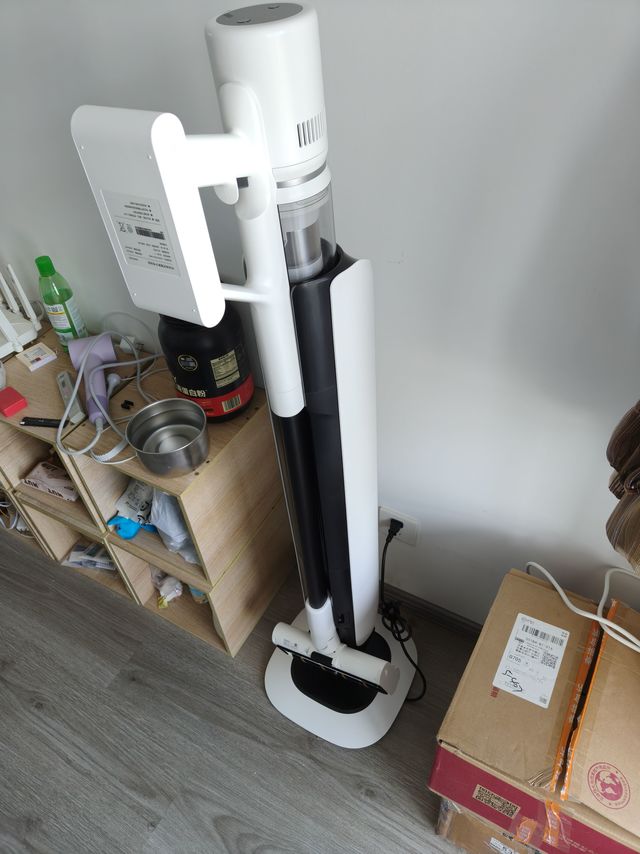 猫毛清洁利器：吸尘器