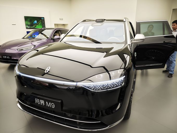 问界新能源车