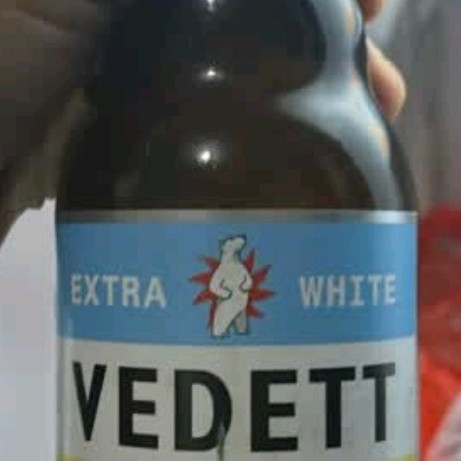 比利时白熊啤酒的清新，一口畅饮，邂逅比利时的浪漫。