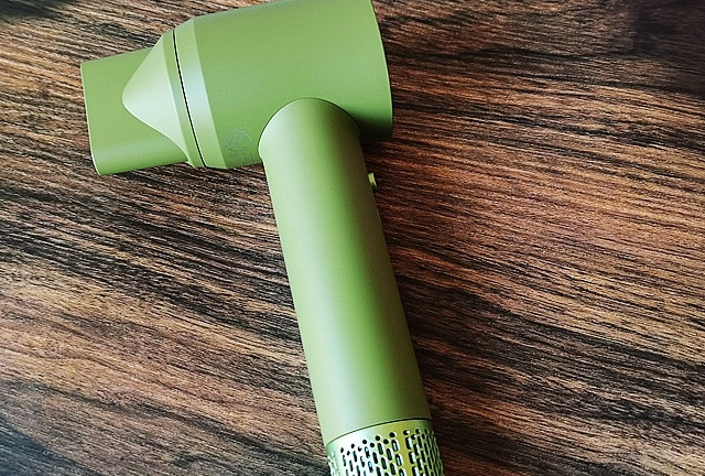 DOCOLab Mini 高速吹风机：轻盈便携，高效吹风，让秀发更顺滑！