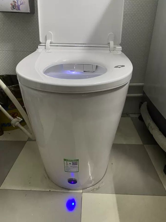 东芝智能马桶
