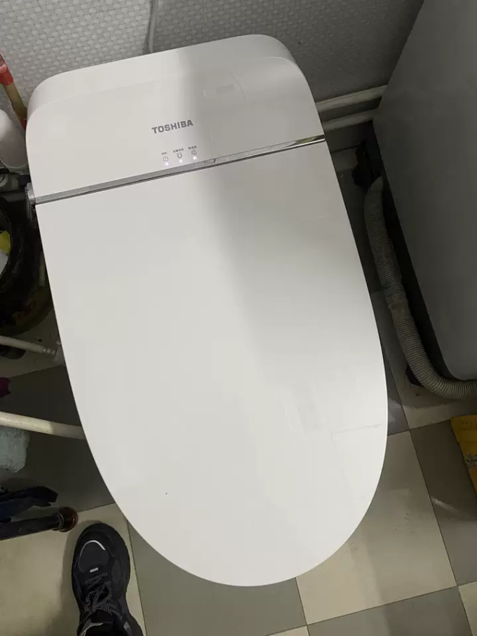 东芝智能马桶