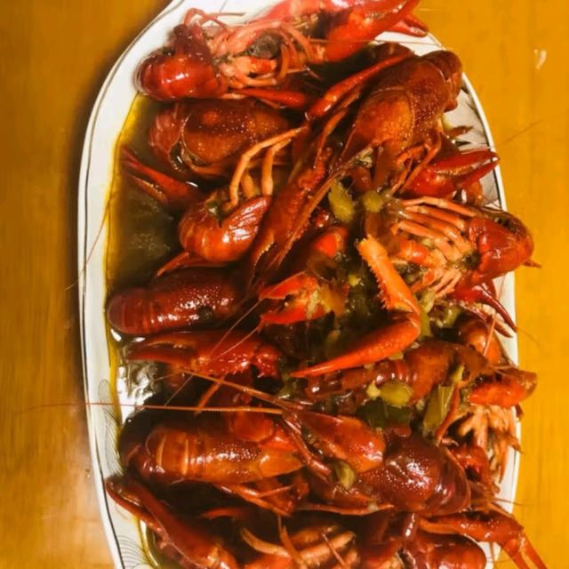 清明出行必备好物：今锦上麻辣小龙虾，旅途中的美味“救命”良伴
