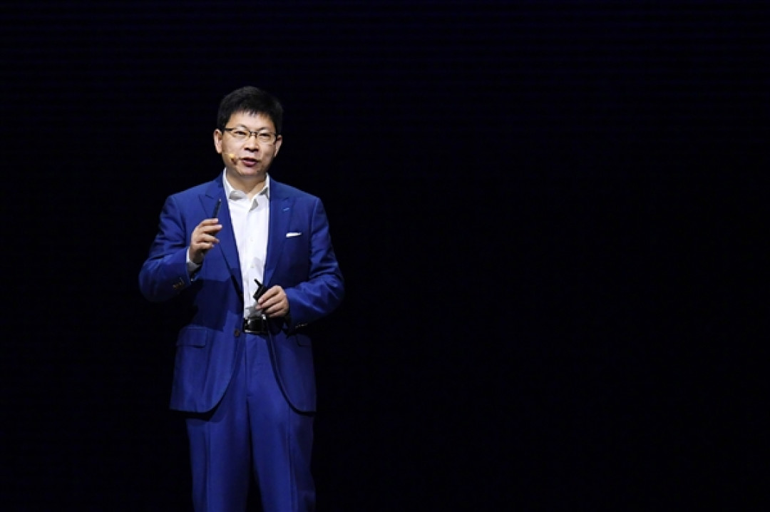余承东入驻抖音4个月粉丝突破1000万!1个月涨粉500万 首条视频点赞超545万