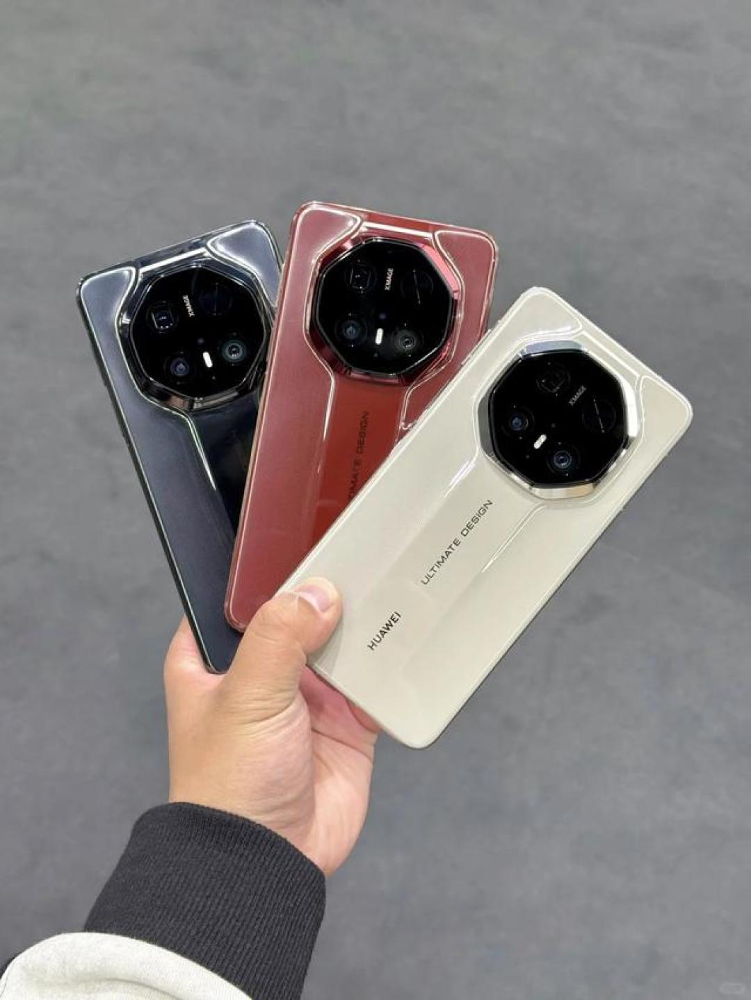 华为Mate70四款机型对决Pura70：全价旗舰与跳水老款谁更值得买？