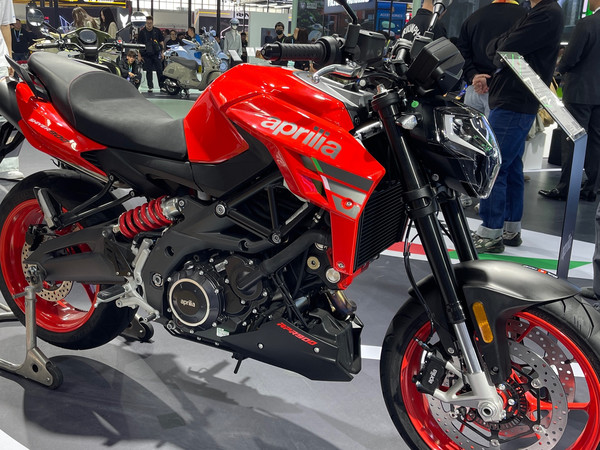 900ccV缸大茂只要5万多？黄龙600的爸爸 阿普利亚SHIVER900街车