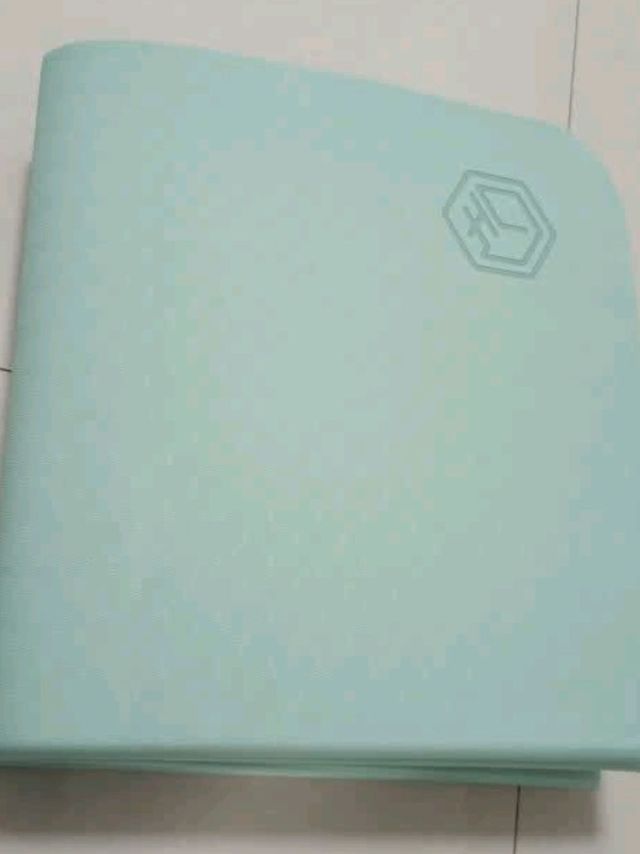 加厚折叠设计，这款瑜伽垫超值！