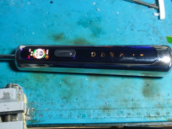 论人都能捅多大娄子？当8000块的牙刷丢了之后