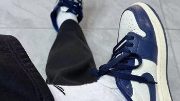 AJ1 Low「黑曜石」深度上脚体验：当经典廓形遇上