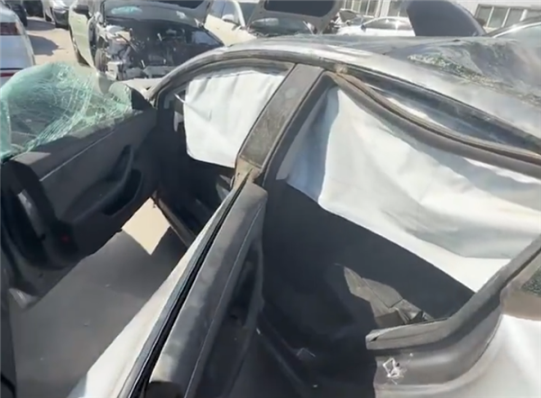 Model 3提车11天车祸报废 车主感谢特斯拉救他一命:又提一辆特斯拉
