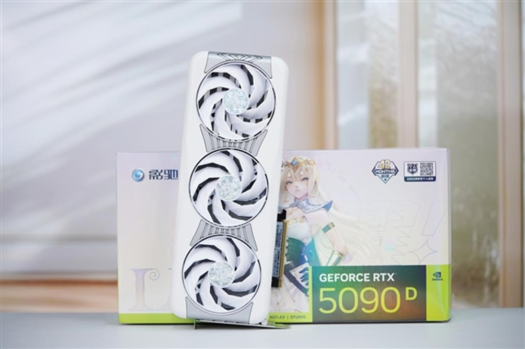 一体式磁吸上盖!影驰RTX 5090D星曜LUNA OC图赏