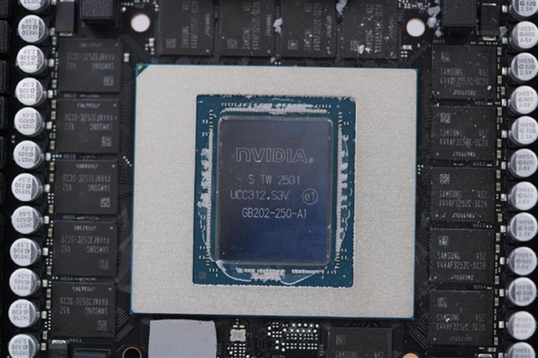 一体式磁吸上盖!影驰RTX 5090D星曜LUNA OC图赏
