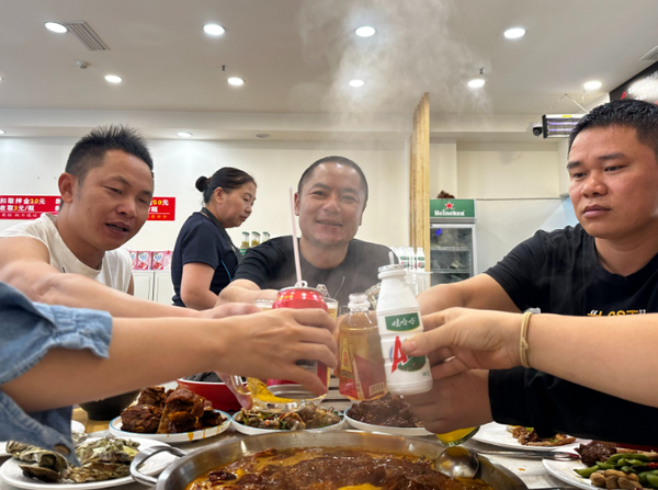 啤酒过期还能喝吗？酿酒师揭秘真相，别再被误导了，建议赶紧了解