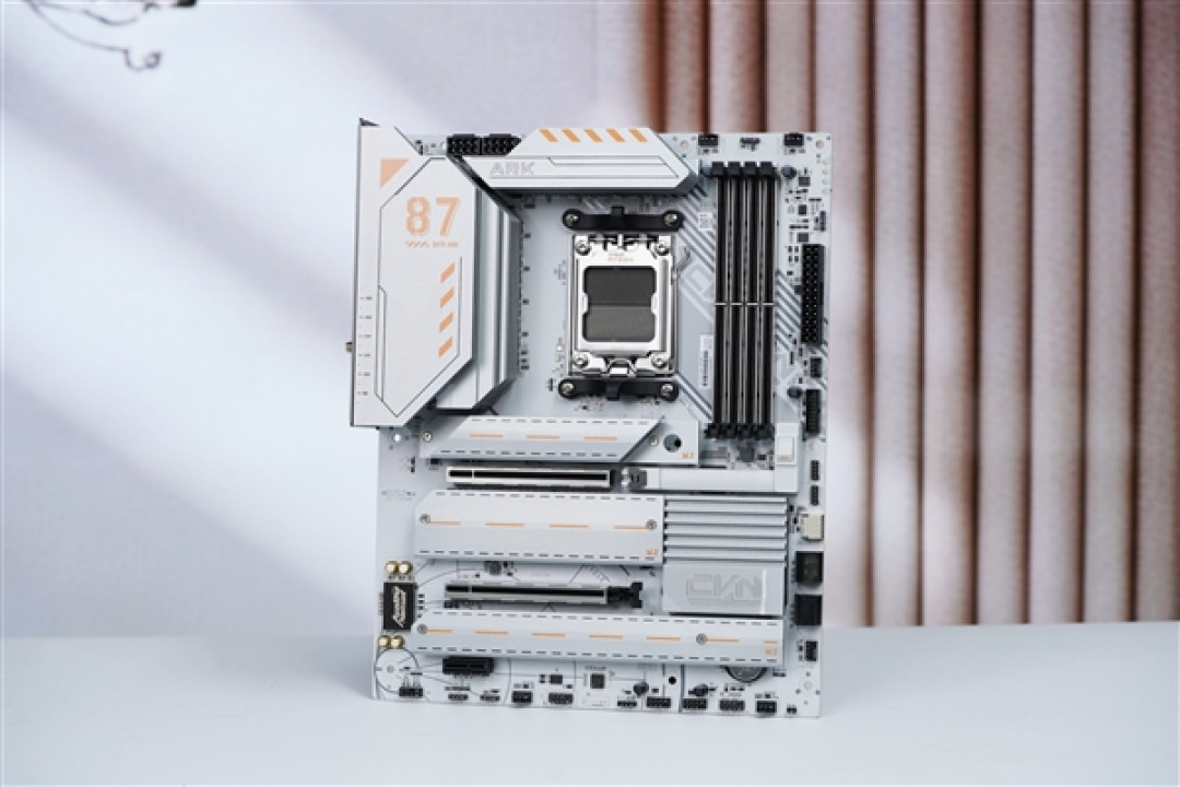 满血释放锐龙性能!七彩虹CVN X870 ARK FROZEN V14方舟图赏