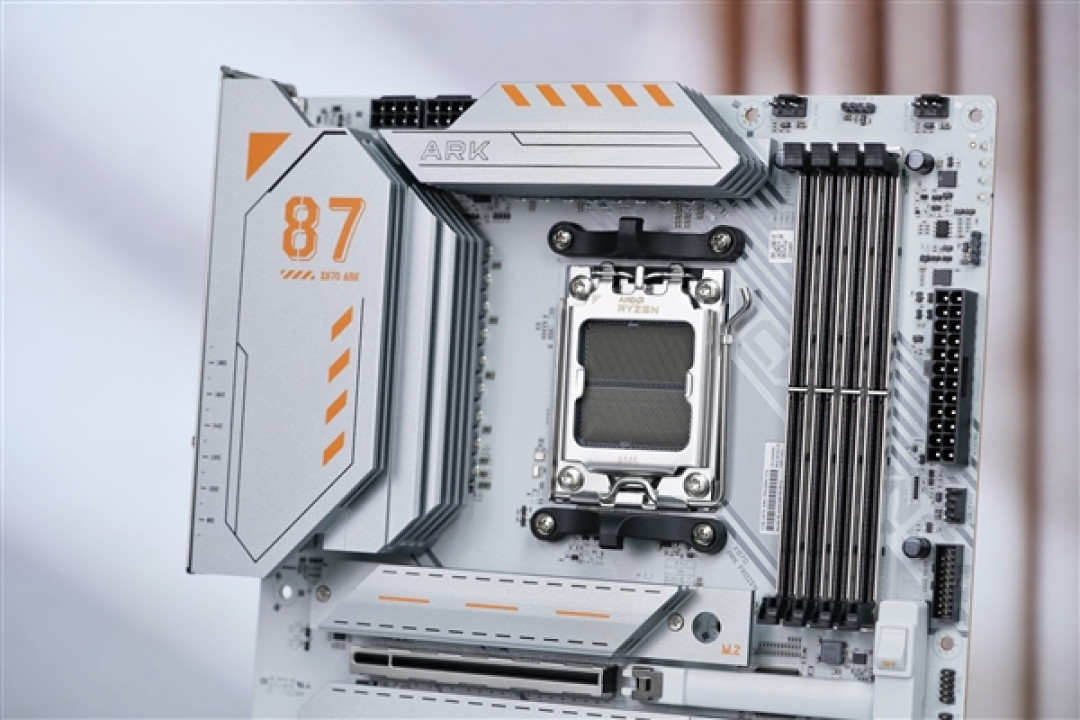 满血释放锐龙性能!七彩虹CVN X870 ARK FROZEN V14方舟图赏