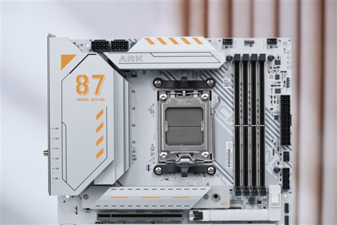 满血释放锐龙性能!七彩虹CVN X870 ARK FROZEN V14方舟图赏