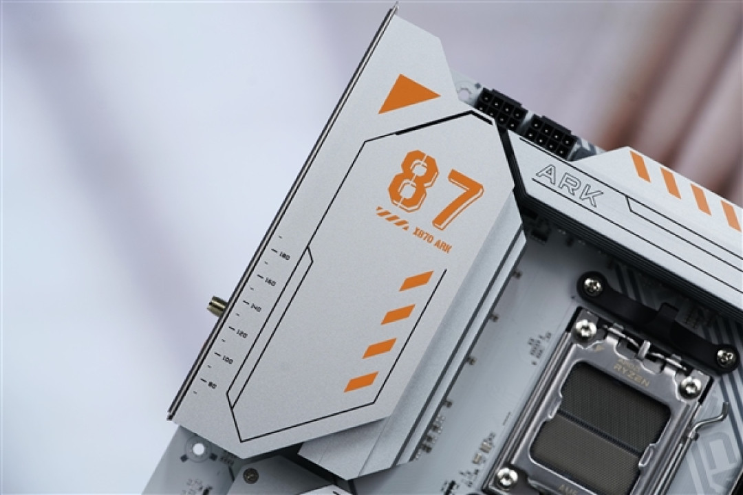 满血释放锐龙性能!七彩虹CVN X870 ARK FROZEN V14方舟图赏