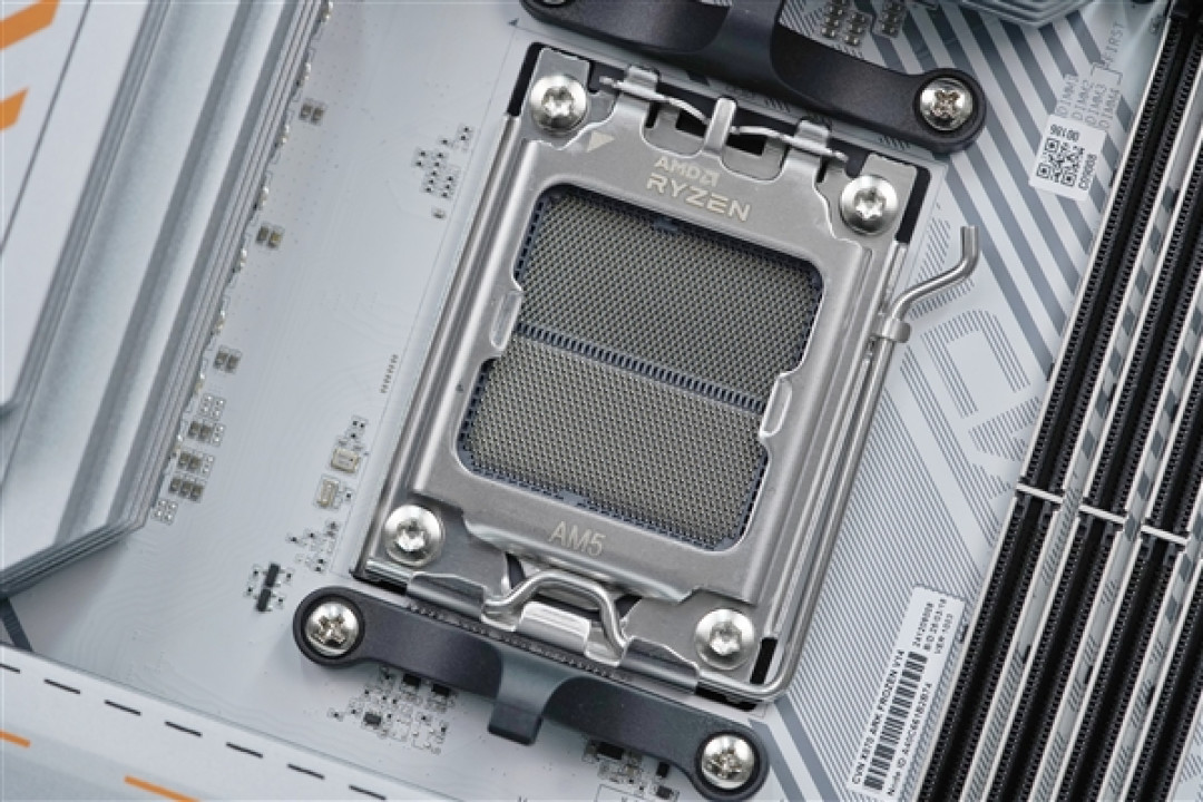 满血释放锐龙性能!七彩虹CVN X870 ARK FROZEN V14方舟图赏