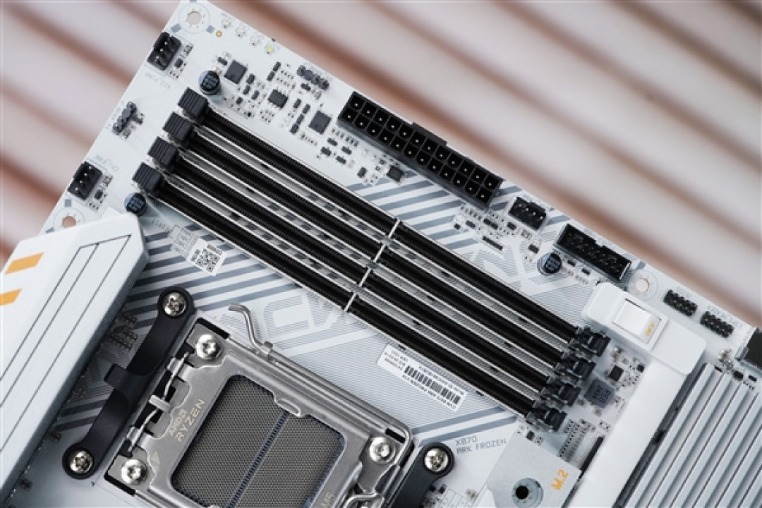 满血释放锐龙性能!七彩虹CVN X870 ARK FROZEN V14方舟图赏