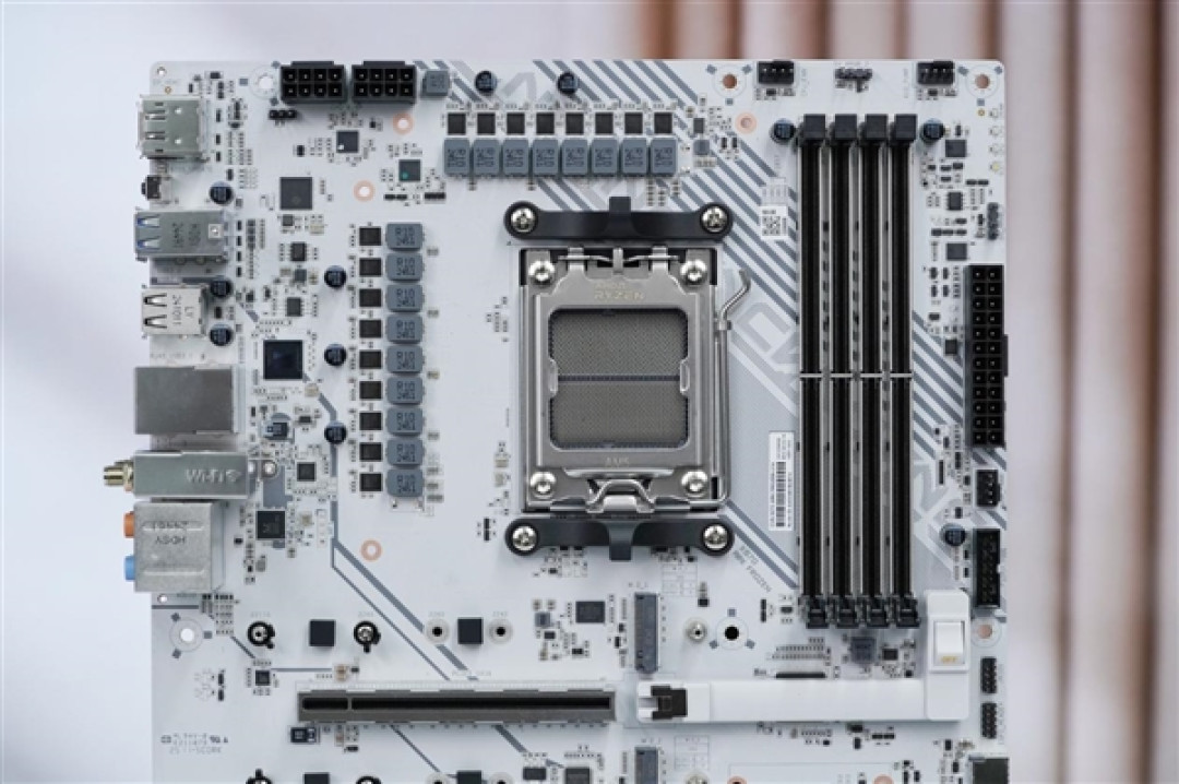 满血释放锐龙性能!七彩虹CVN X870 ARK FROZEN V14方舟图赏