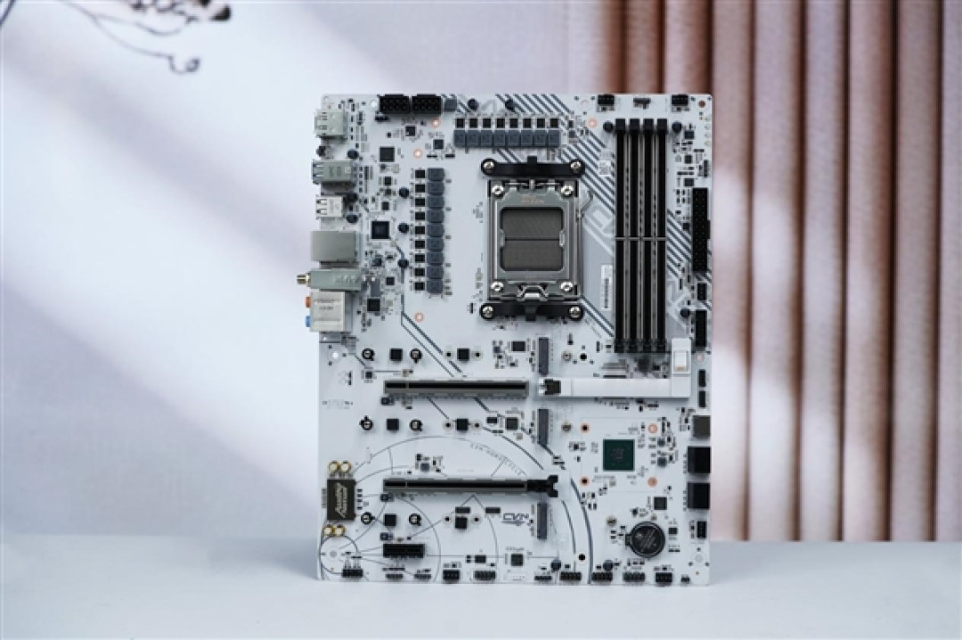 满血释放锐龙性能!七彩虹CVN X870 ARK FROZEN V14方舟图赏