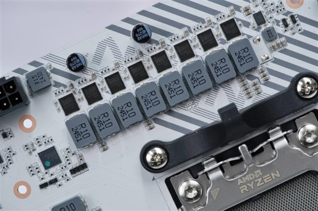 满血释放锐龙性能!七彩虹CVN X870 ARK FROZEN V14方舟图赏