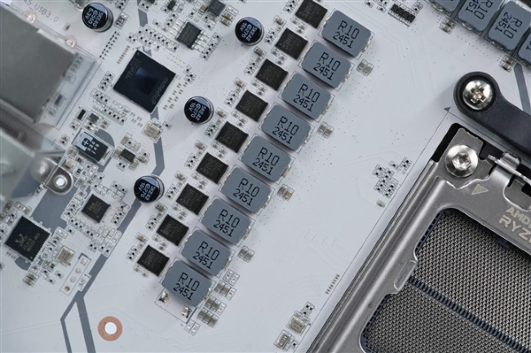 满血释放锐龙性能!七彩虹CVN X870 ARK FROZEN V14方舟图赏