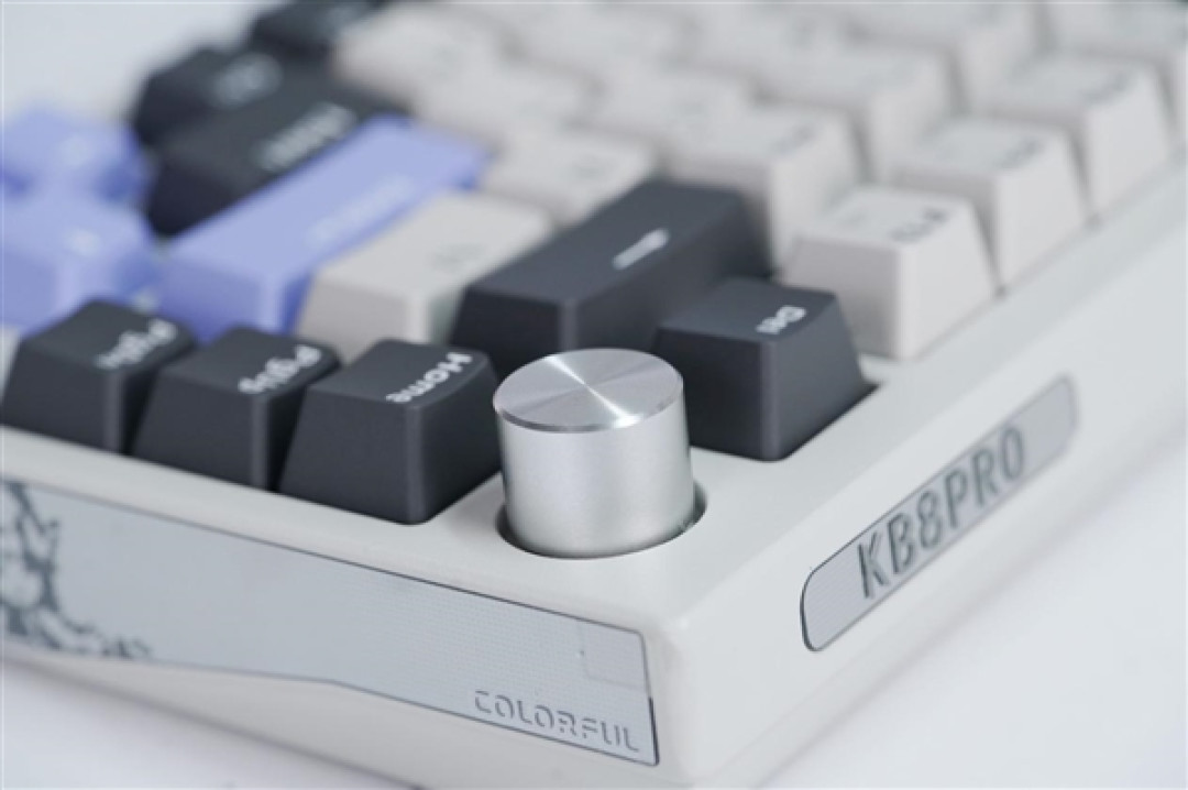 七彩虹首款机械键盘!隐星KB8 PRO图赏