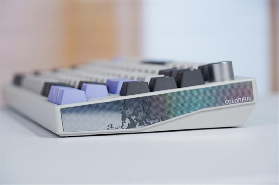 七彩虹首款机械键盘!隐星KB8 PRO图赏