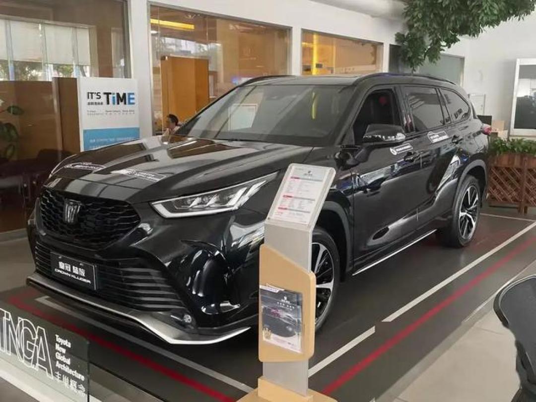 皇冠陆放放下身段:从高端SUV到性价比之王,丰田做对了什么?