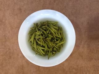 茶农阿中家的茶--明前桐城小花测评