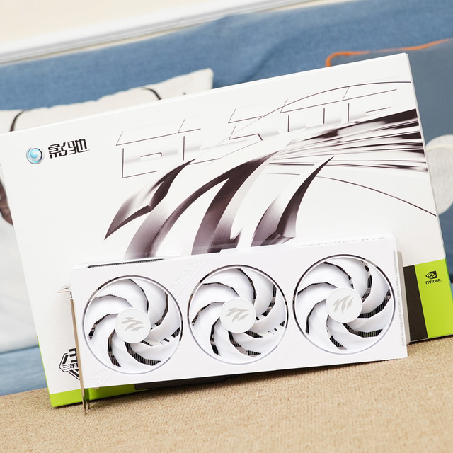 离平民玩家更近一步，影驰 RTX 5060 Ti 圣刃首发评测