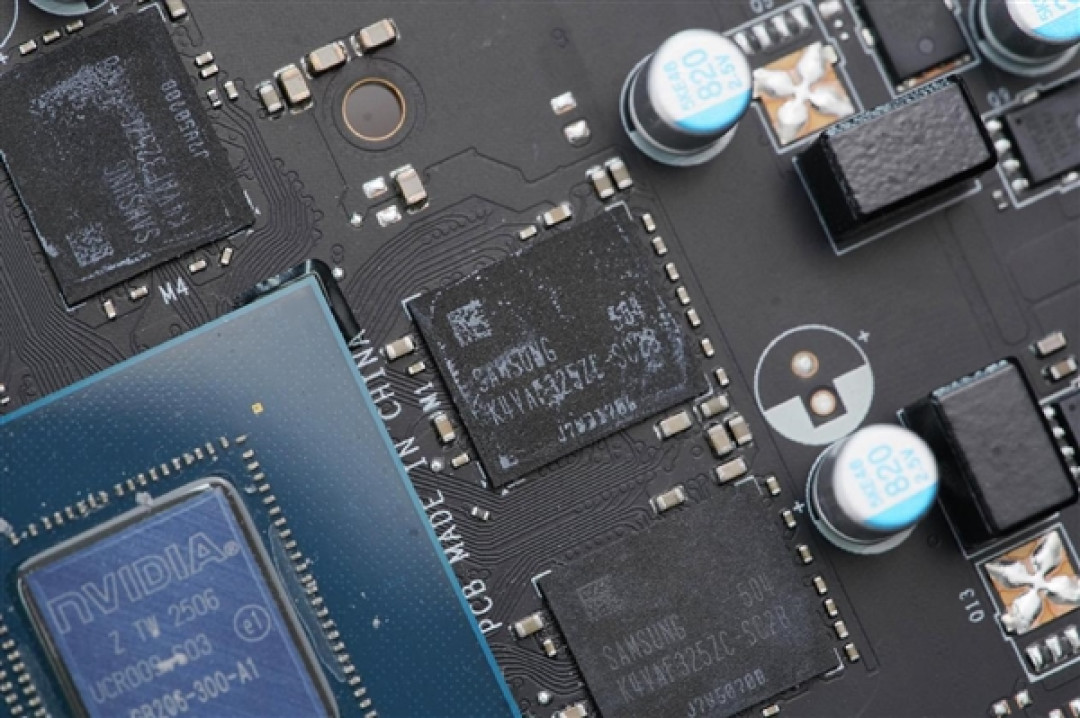 精致香槟金!微星RTX 5060 Ti 16GB硬派师显卡图赏