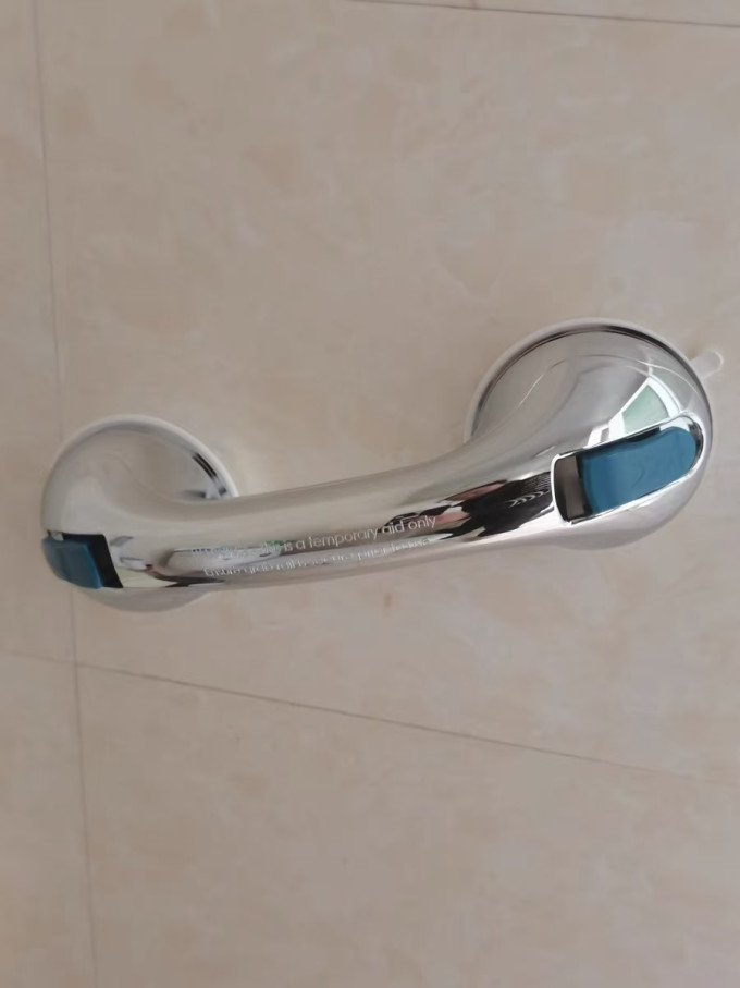 浴室防摔神器!吸盘把手