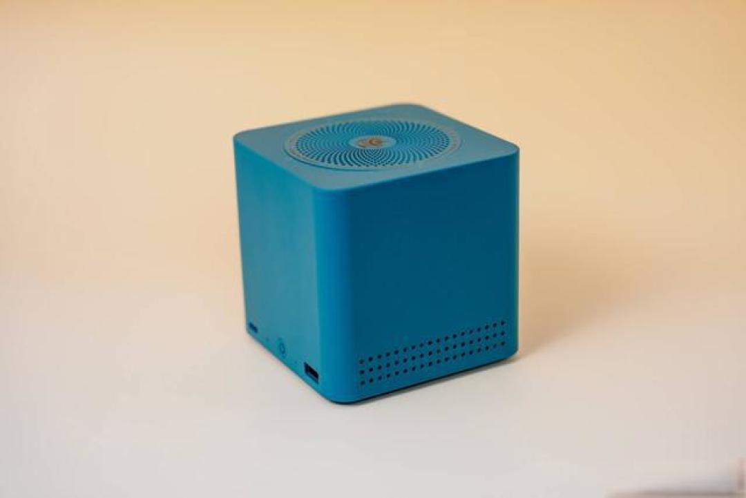 巴掌大的24TB存储怪兽!零刻ME mini+飞牛FnOS打造静音高效数据中枢