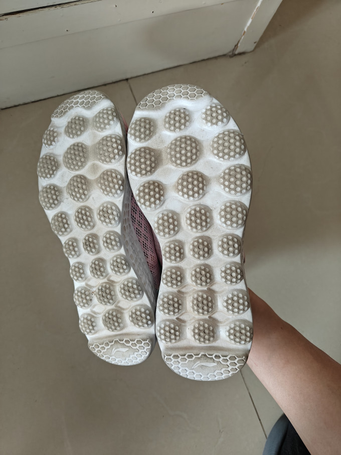 李宁儿童运动鞋
