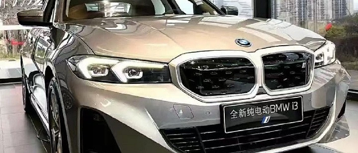 25岁开上宝马i3，谁说年轻人不能实现“豪车自由”？