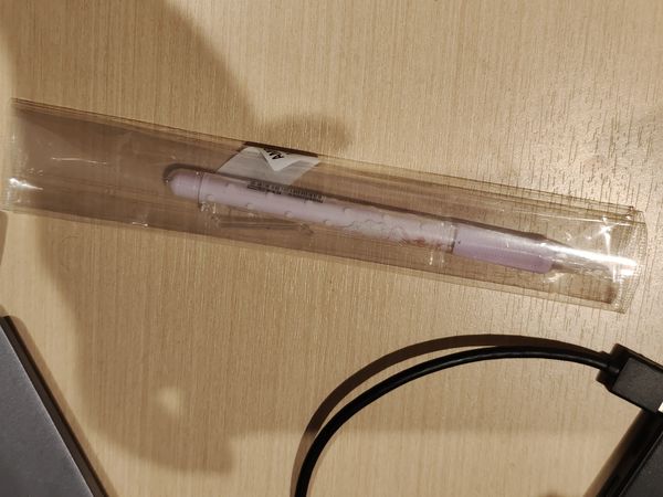 给小宝的铅笔借用一下