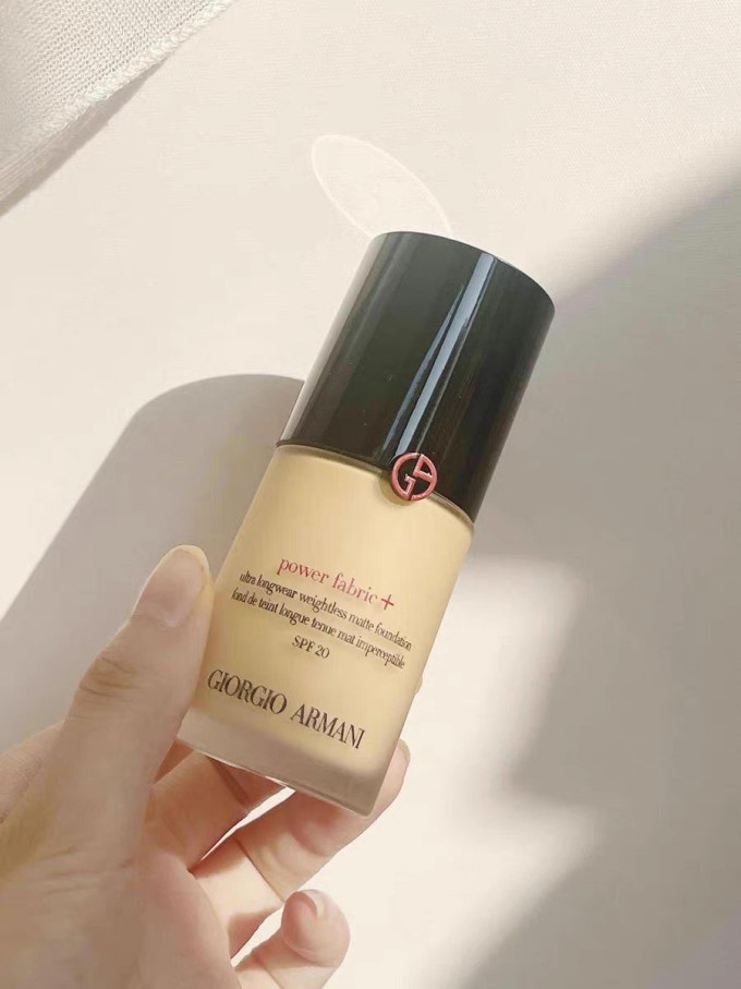 阿玛尼粉底液