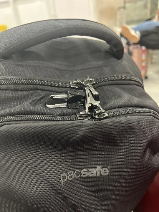 Pacsafe防盗背包测评 | 欧洲出差2周就靠它！