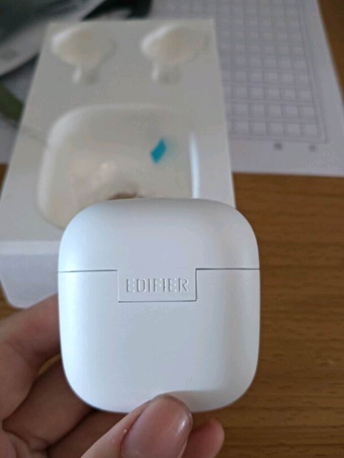 漫步者蓝牙耳机