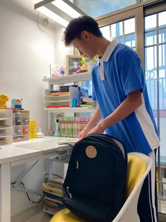 在我托举下，我娃过上了普通人里最好的生活