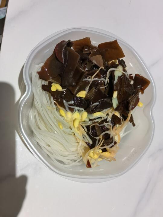 海底捞麻辣嫩牛自热锅的马铃薯呢！