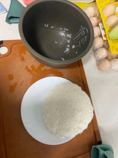 米家小米电饭煲P1：0氟涂层，智能烹饪新体验