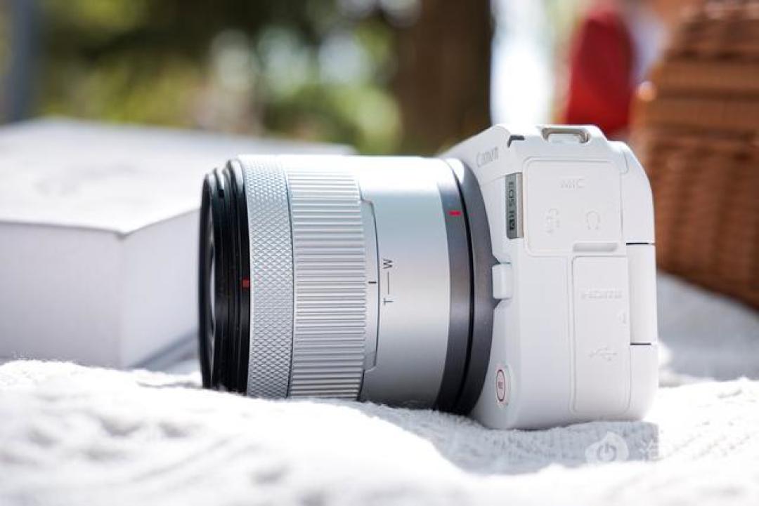 短视频创作者新宠！佳能EOS R50 V实测：轻便与专业如何兼得？